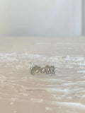 La bague Nour argentée en acier inoxydable pour femme de chez Au Bonheur de Sophie