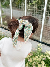 FOULARD EN LUREX VERT ANIS