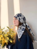 GRAND FOULARD EN LUREX BLEU