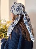 GRAND FOULARD EN LUREX BLEU
