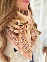 GRAND FOULARD TIGRE PÊCHE OSCAR